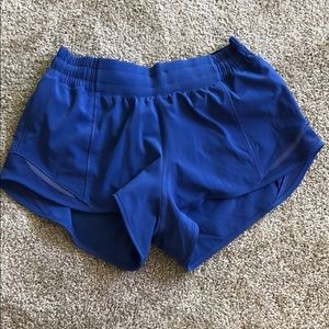 *SOLD* Lululemon Hotty Hot 2.5” Shorts